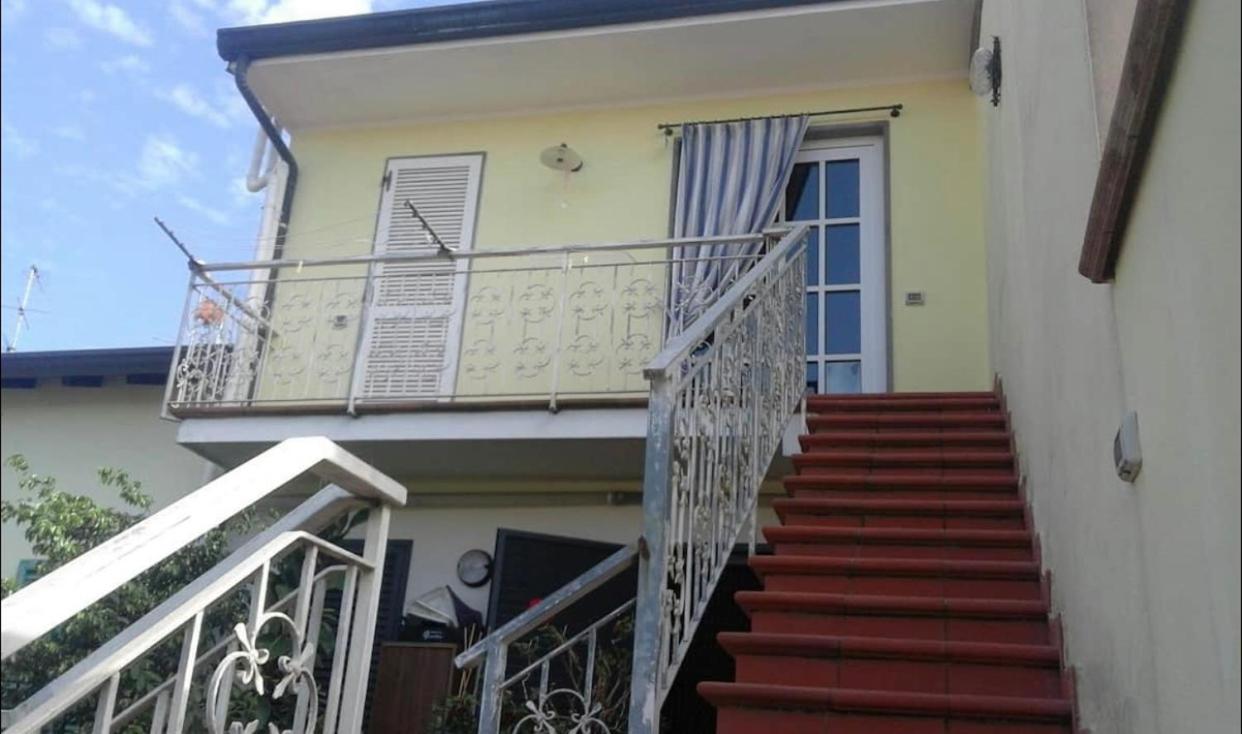 Splendida E Incantevole Casa A Due Passi Dal Mare Viareggio Exterior photo